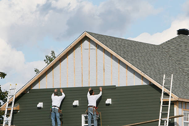 Professional Siding Contractor technician working in Fredericktown, OH